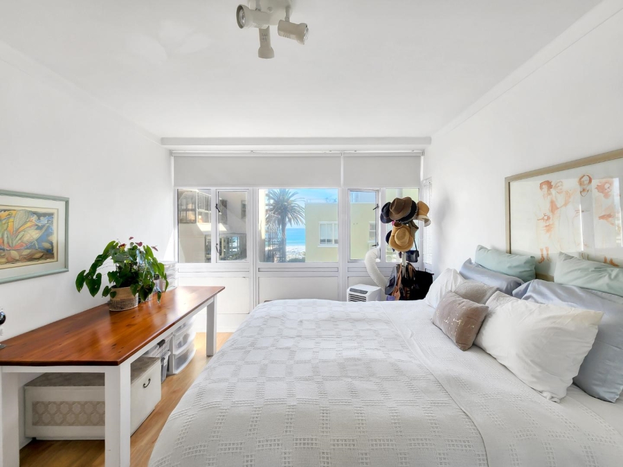 To Let 1 Bedroom Property for Rent in Sea Point Western Cape